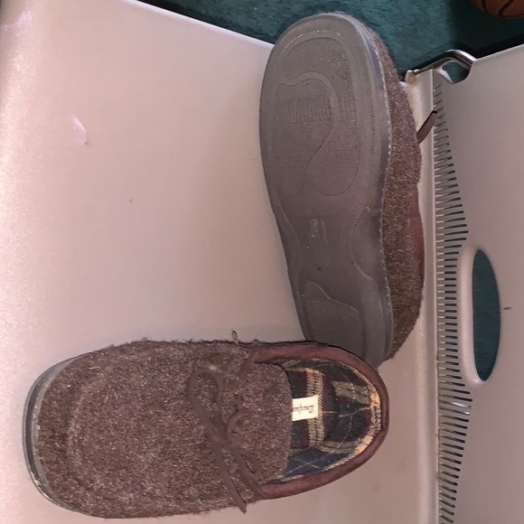 Male Slippers - Picture 3 of 6